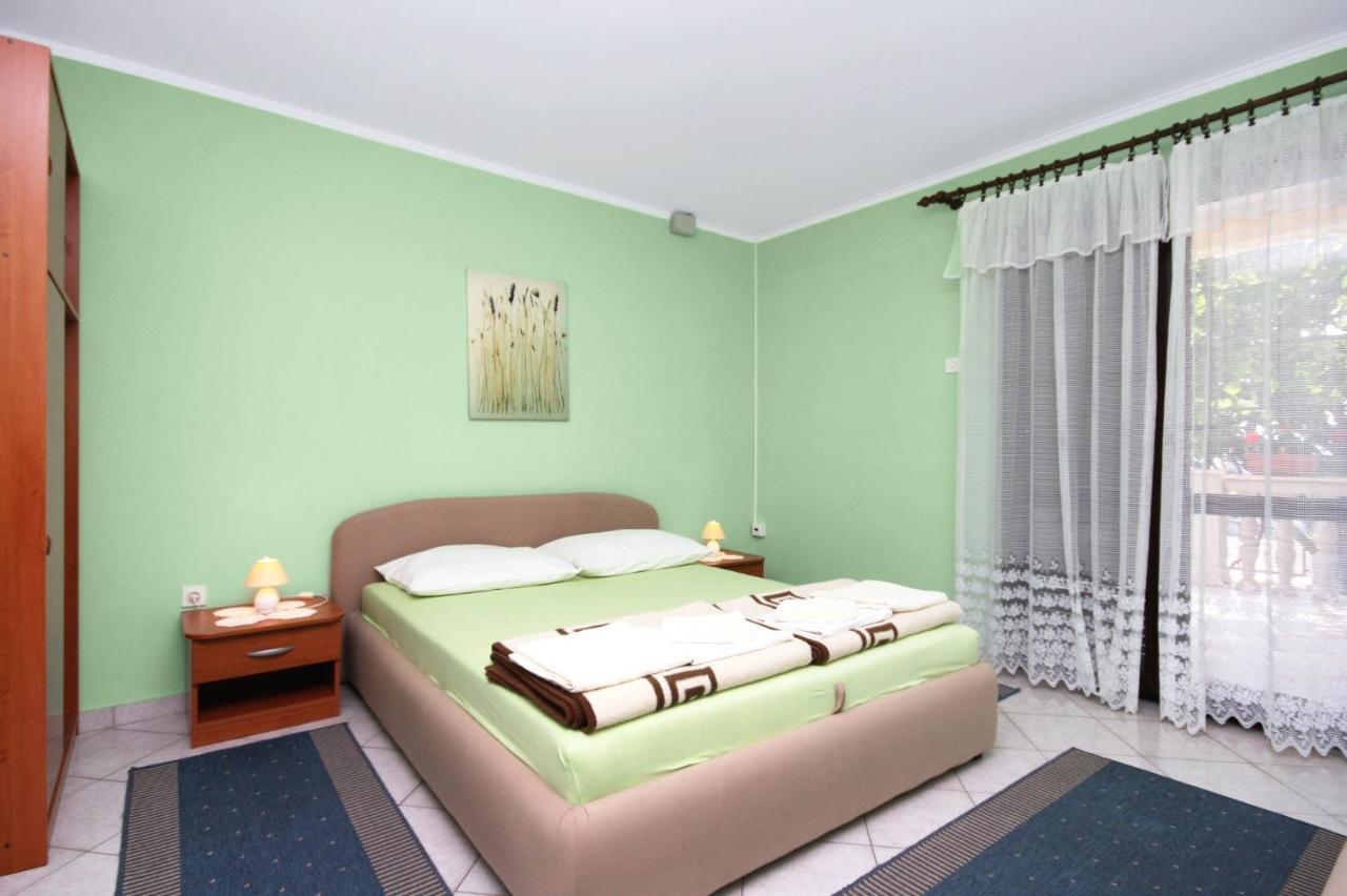 Apartments with a parking space Novi Vinodolski - 5593 Zewnętrze zdjęcie