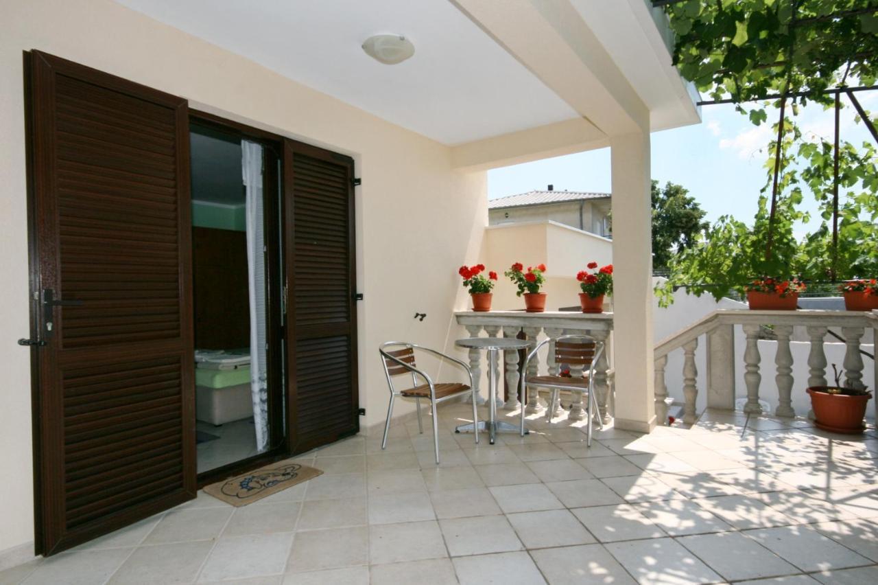Apartments with a parking space Novi Vinodolski - 5593 Zewnętrze zdjęcie